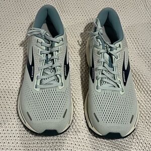 Brooks Ghost 14 Light Gray / Blue Running Shoes - new in box